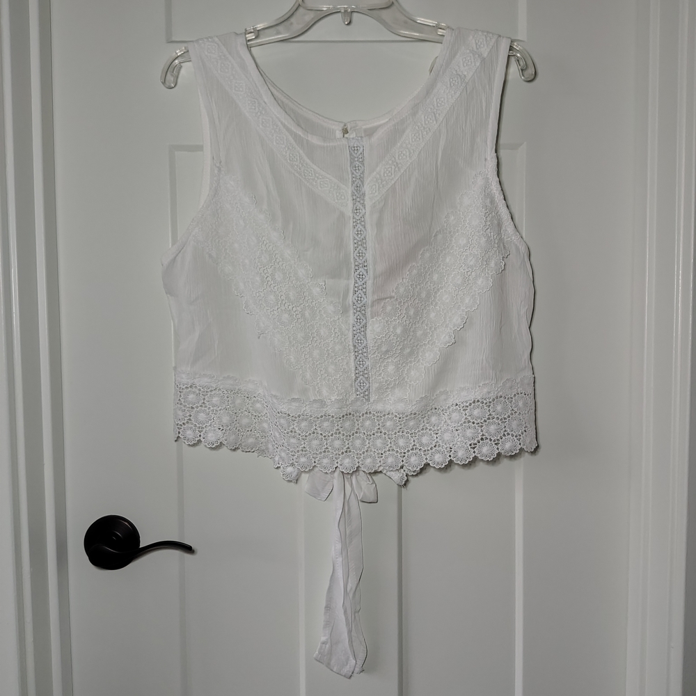 Belle Du Jour White Lace Women's Blouse